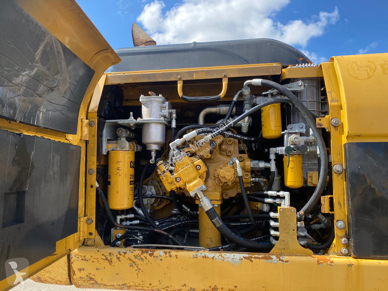 Excavadora Caterpillar