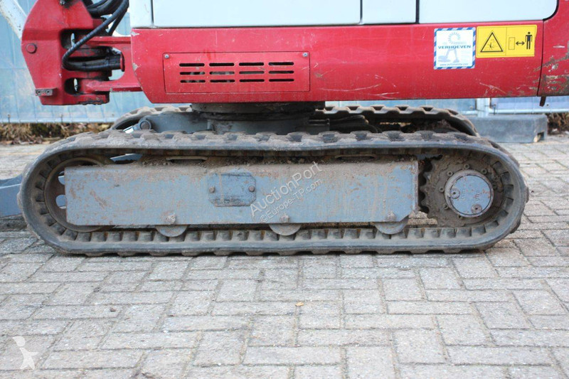 جرافة Takeuchi