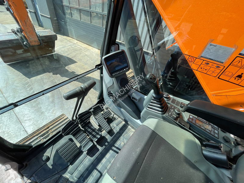 Excavadora Doosan 5