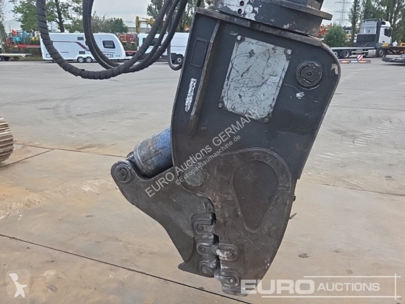 Екскаватор Volvo