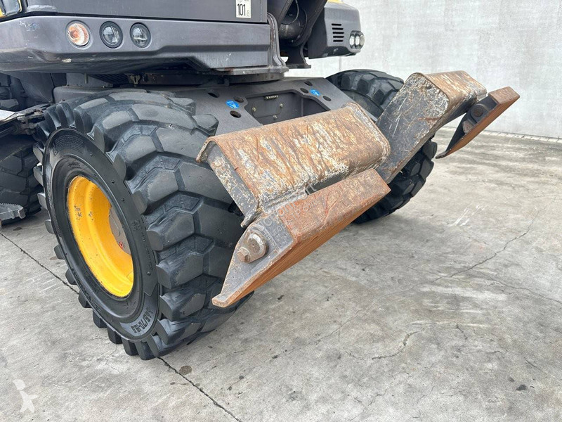 Экскаватор Mecalac