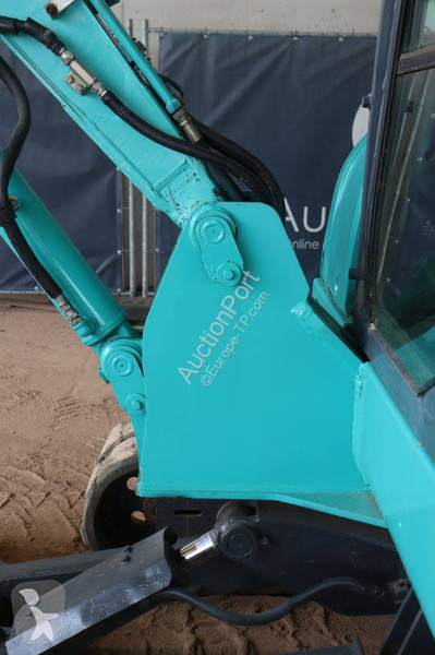 جرافة Kobelco 8
