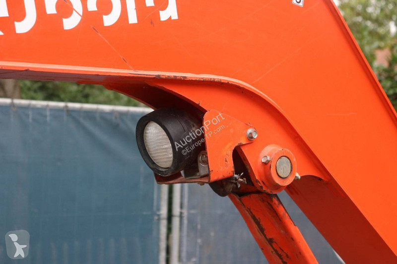 Excavadora Kubota KX030-4