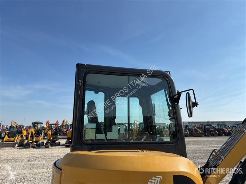 جرافة Caterpillar E Mini Excavator
