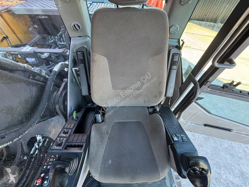 جرافة Volvo EC 220 EL TILTROTATOR / CENTRAL...