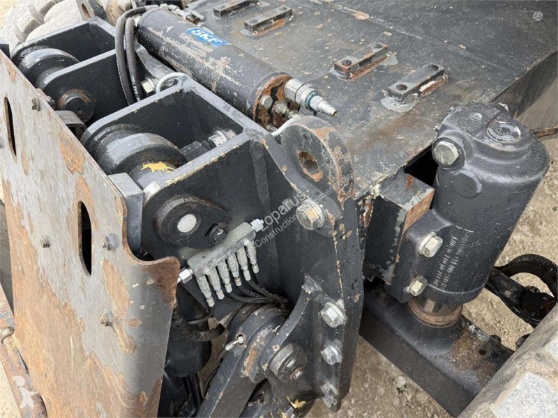 جرافة Komatsu PW 148-8