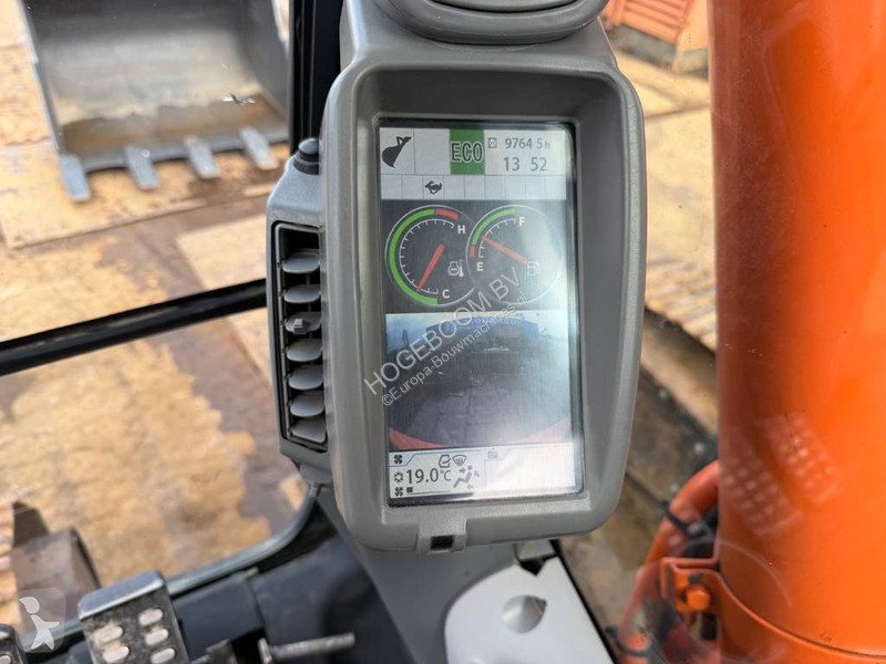 جرافة Hitachi LC5B