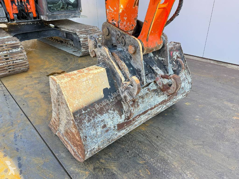 جرافة Hitachi 3 - Hammer Lines / Quick Coupler