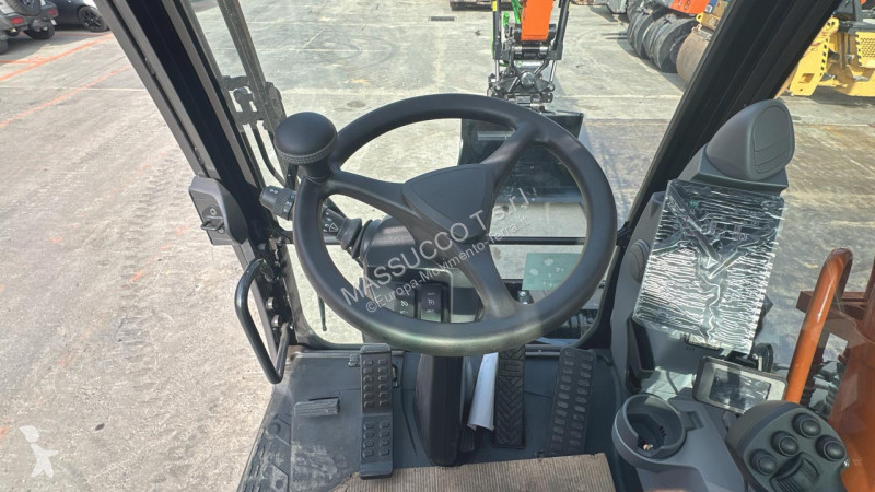 Excavadora Hitachi ZX175 WT-7