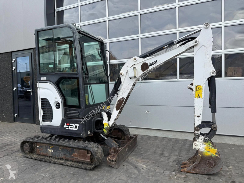 Pelle Bobcat E20