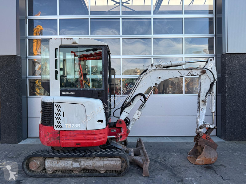 Excavadora Takeuchi
