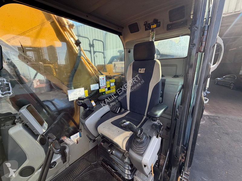 Экскаватор Caterpillar E L Track Excavator -...
