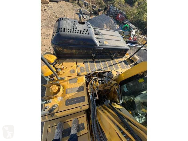 Escavadora Komatsu 11