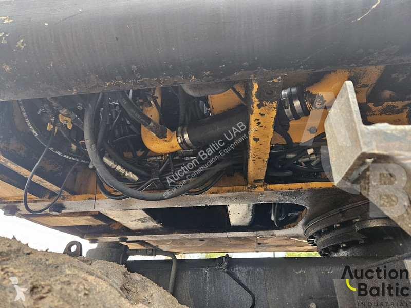 Excavator JCB