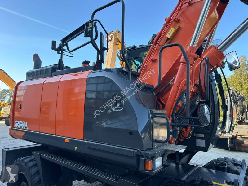 Pelle Hitachi 6