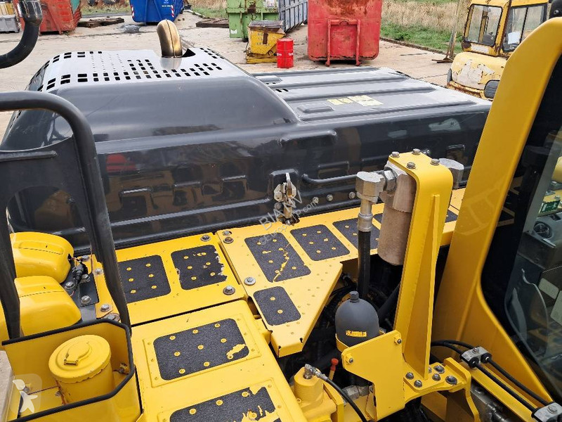 Багер Komatsu LC-11