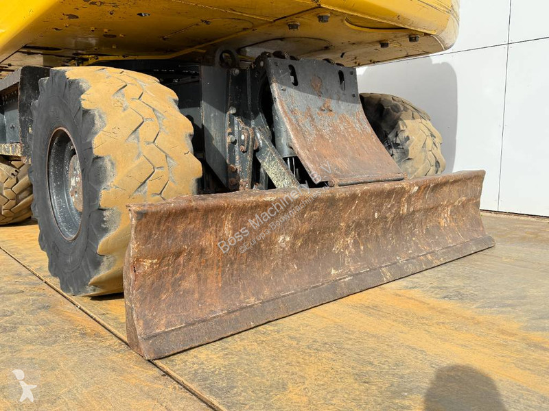 Pelle Komatsu - Triple Boom / Blade / Hammer Lines