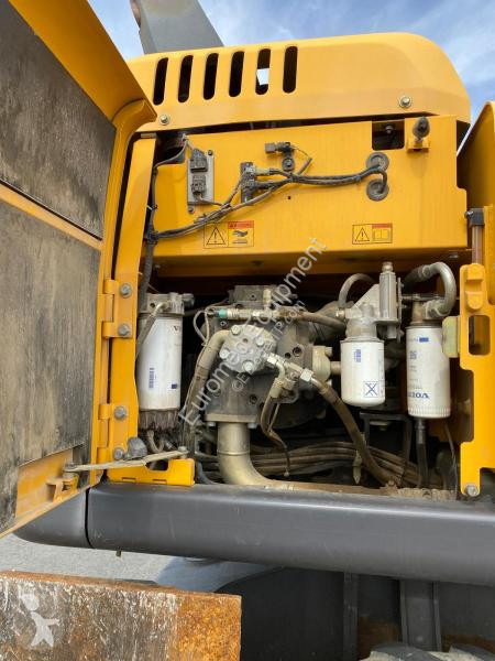 Pelle Volvo EW180