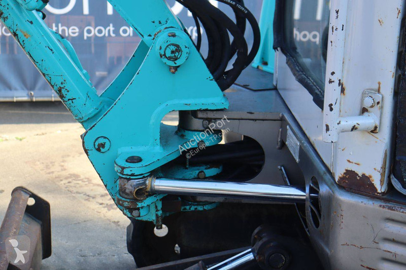 جرافة Kobelco SK25SR