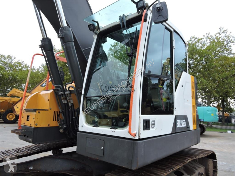 Багер Volvo ECR235