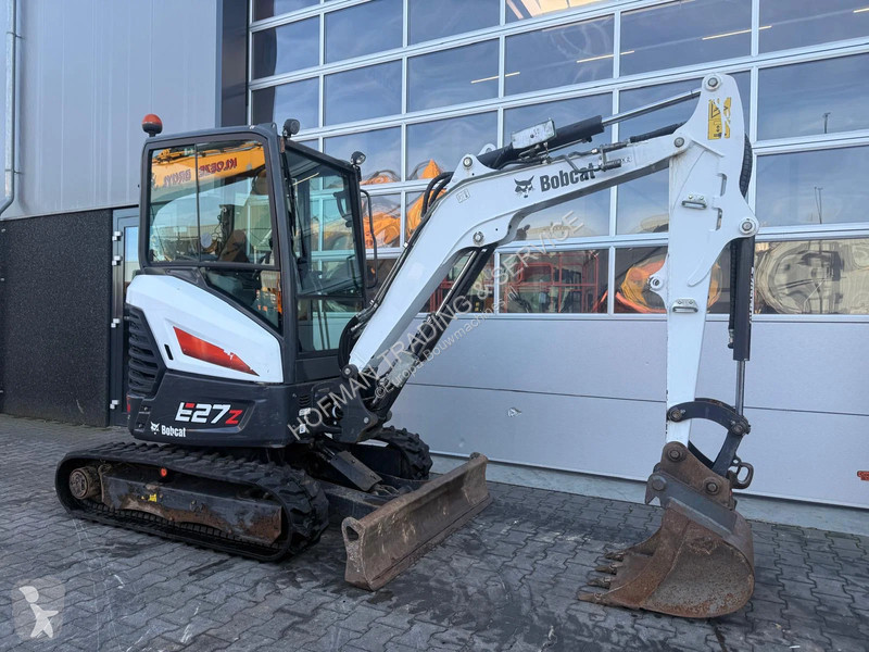 جرافة Bobcat E27z