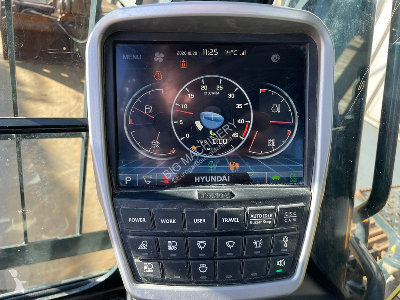 جرافة Hyundai HX220AL