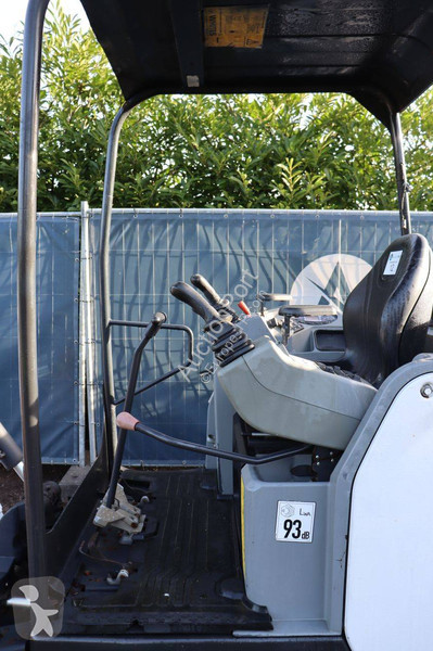 Багер Bobcat E17