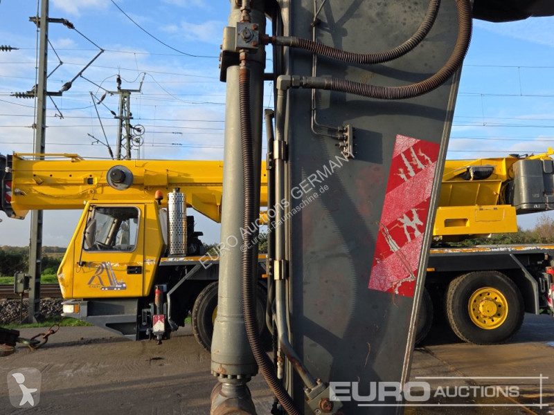 جرافة Volvo EC240