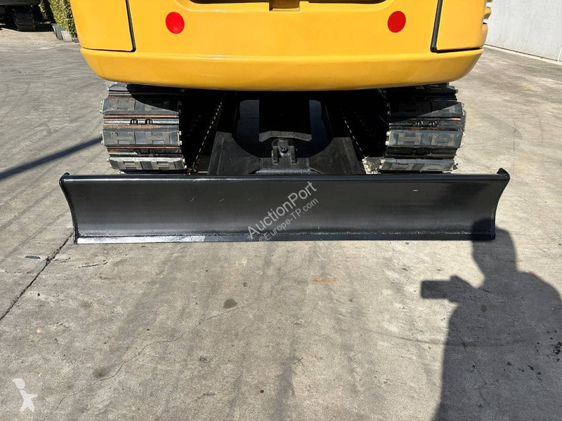 Escavadora Caterpillar