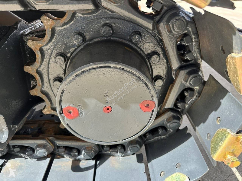 Escavadora Komatsu 7