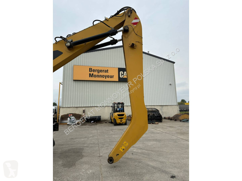 Excavator Caterpillar MH3022