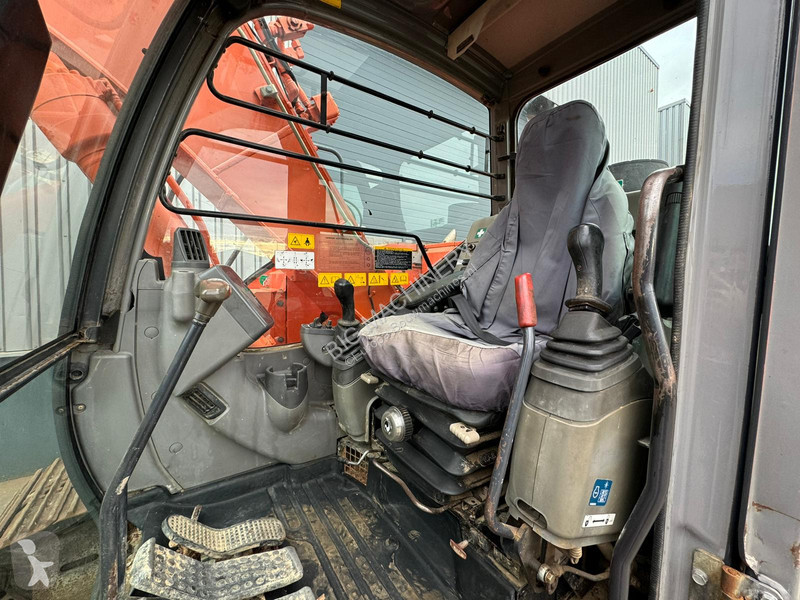 Excavadora Hitachi