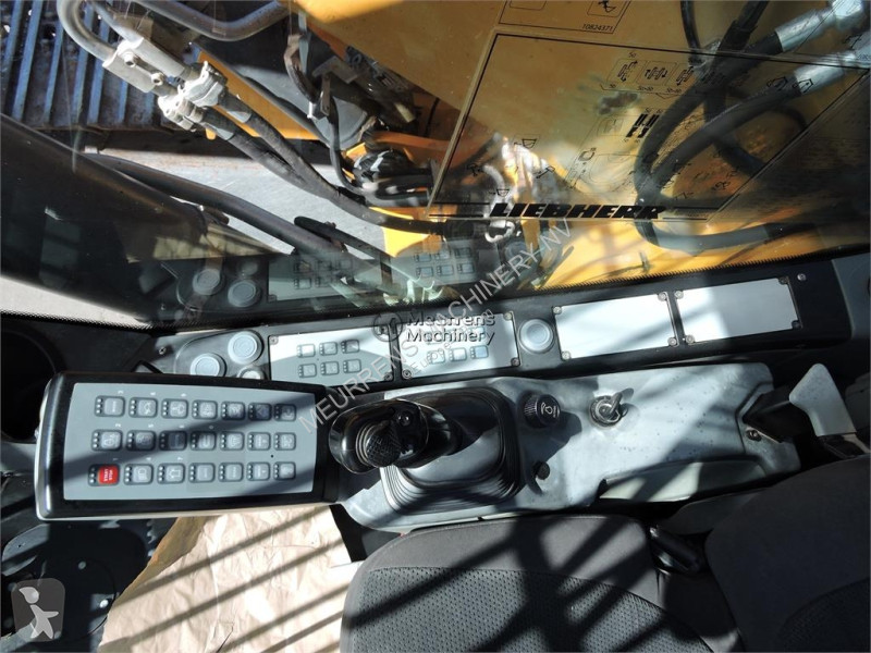جرافة Liebherr R926LC