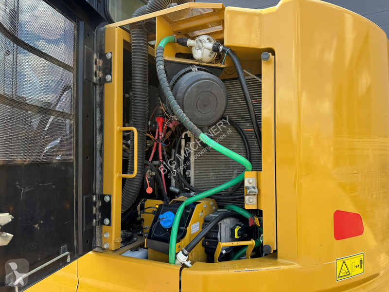 Excavator Caterpillar 325F LCR - 3 buckets