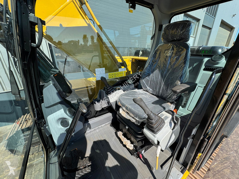 Lopatový nakládač Caterpillar 3