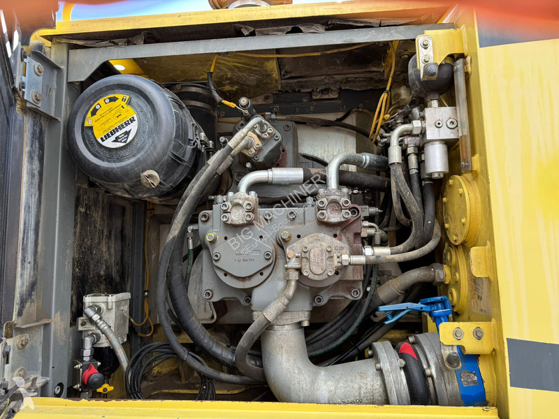 Escavadora Liebherr