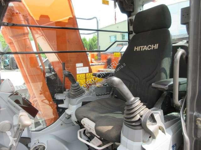 Excavadora Hitachi ZX135 US-7