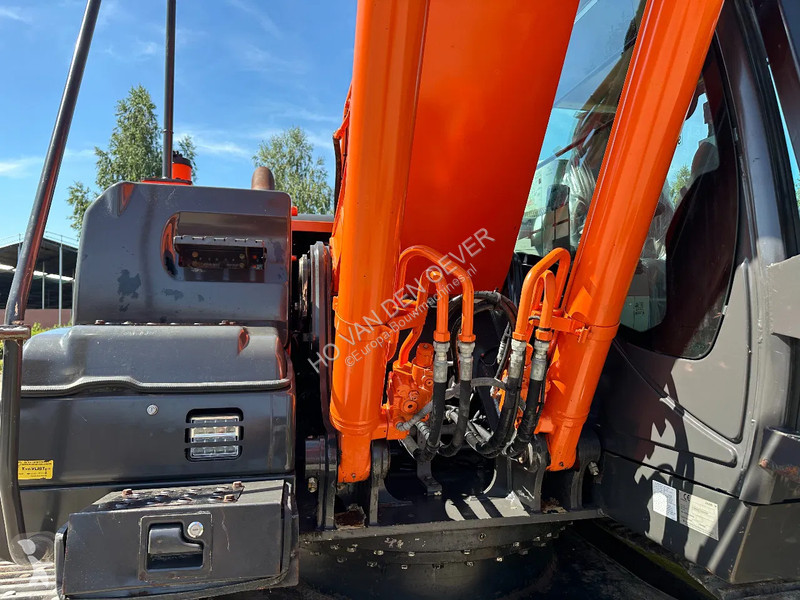 Escavatore Hitachi ZH210LC-5B