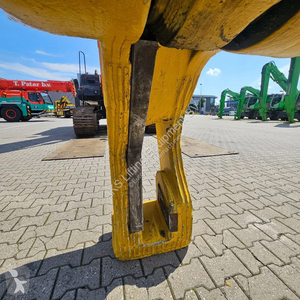 Excavadora Hitachi -5 with scrap shear Labounty...