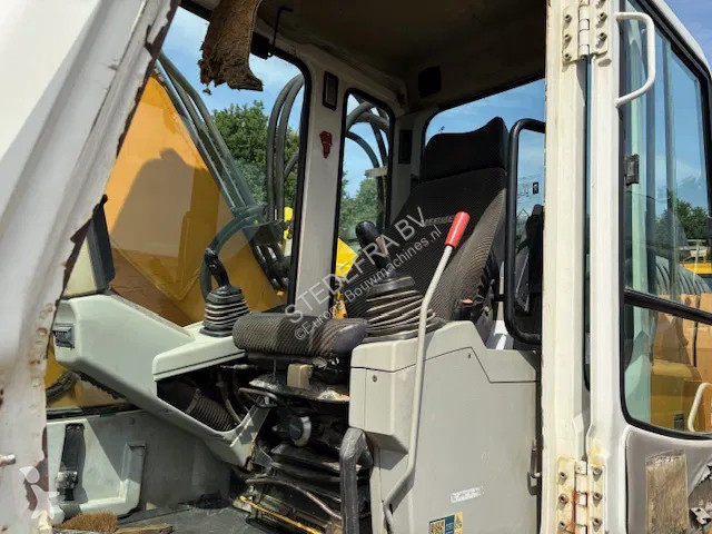 Escavadora Liebherr R914