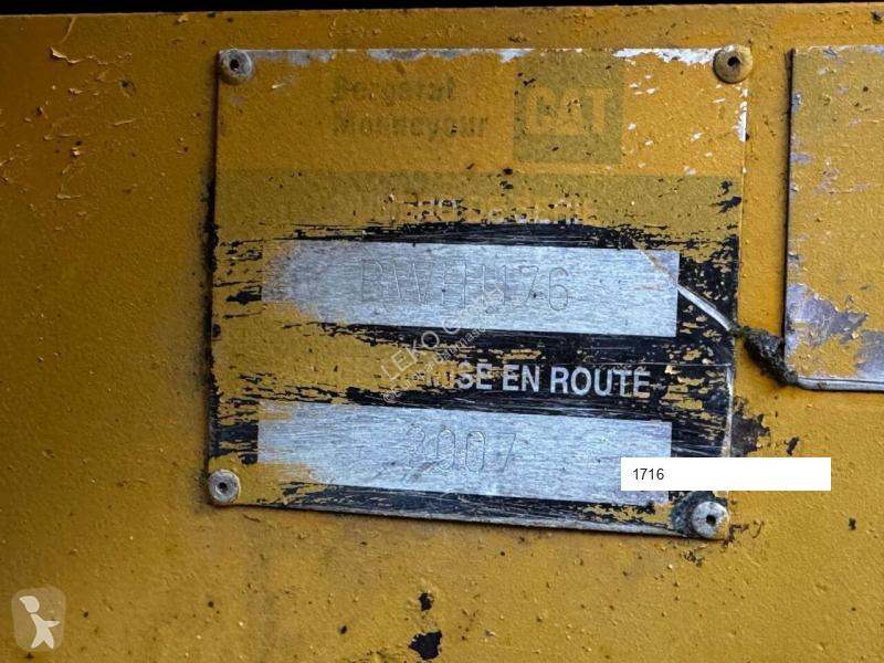 Escavatore Caterpillar C Mit Zwei Löffeln