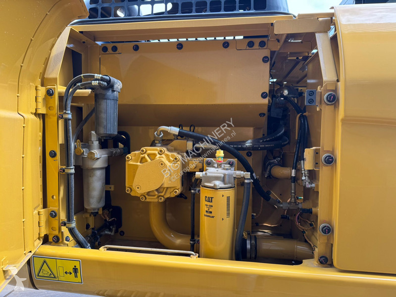 Excavadora Caterpillar 3