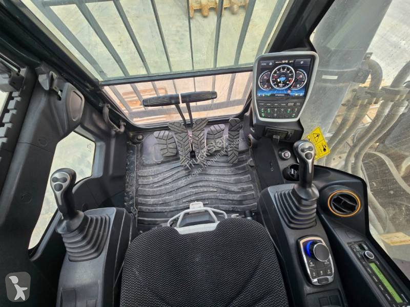 Escavadora Hyundai HX 520 L