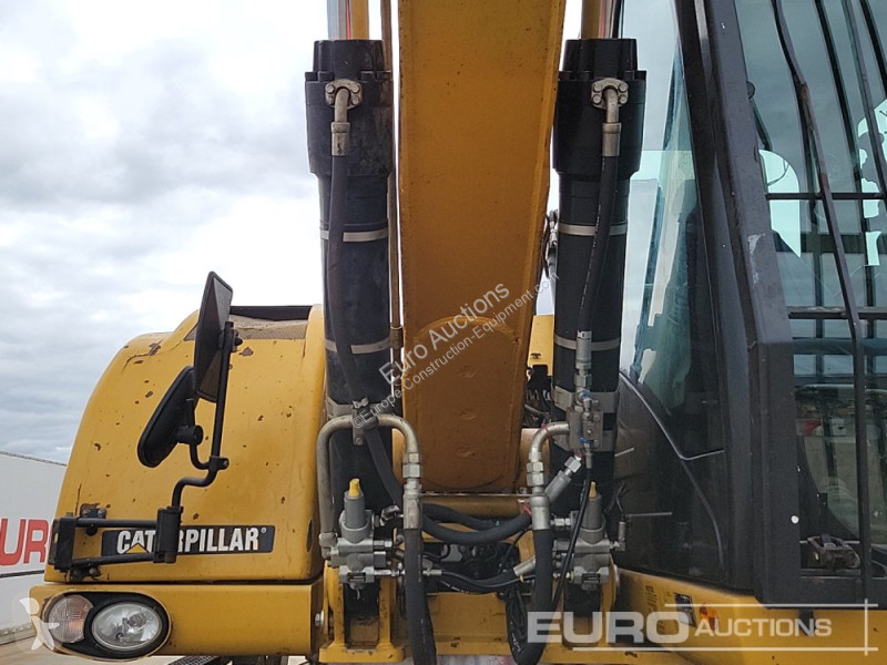 Escavatore Caterpillar