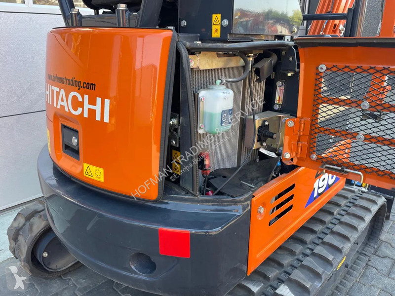 Escavadora Hitachi ZX19-6