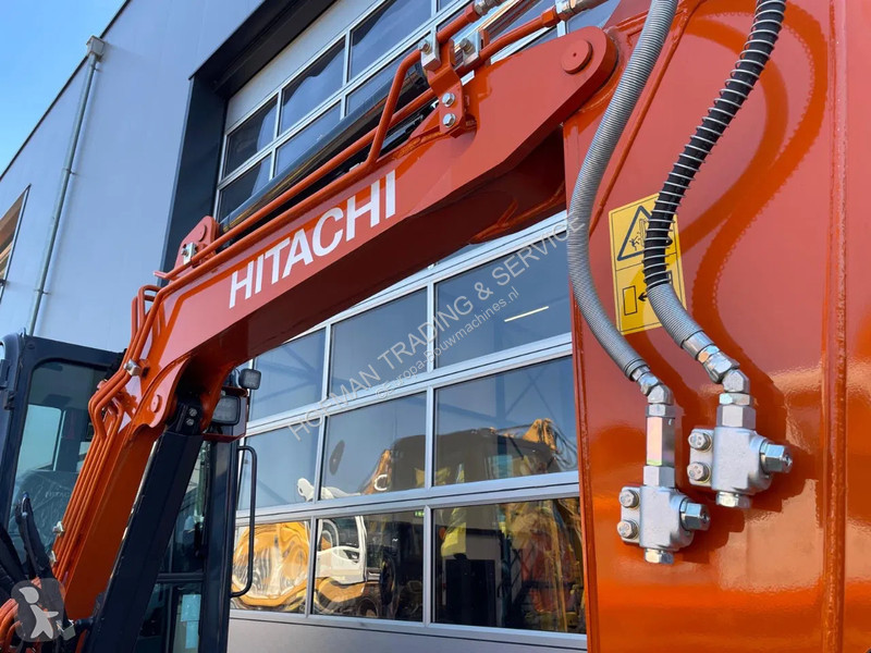 Escavadora Hitachi ZX38U-6 | A/C