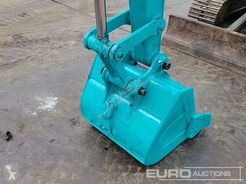 Escavadora Kobelco -8