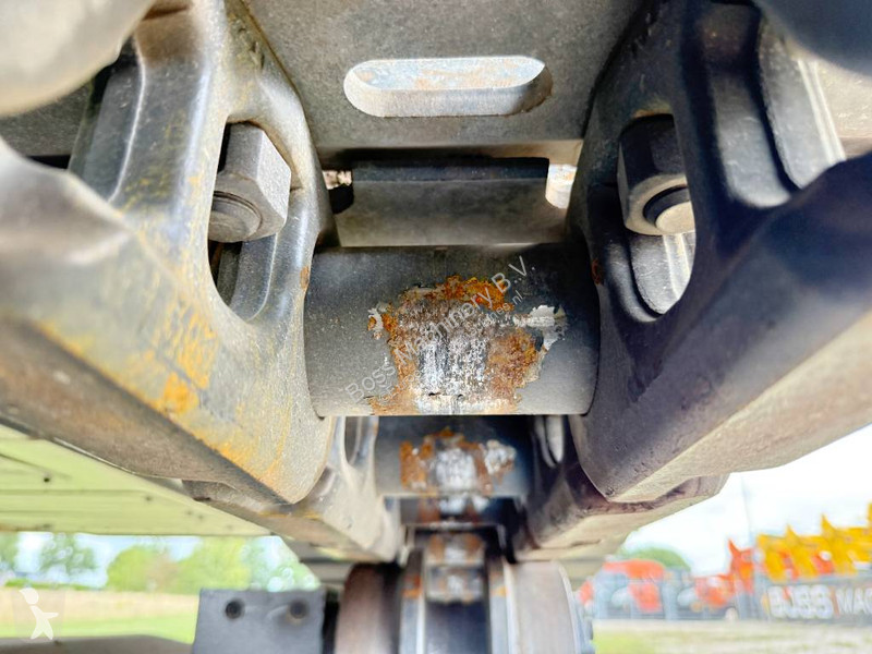 جرافة Hyundai HX360L - New / Unused / Hammer Lines