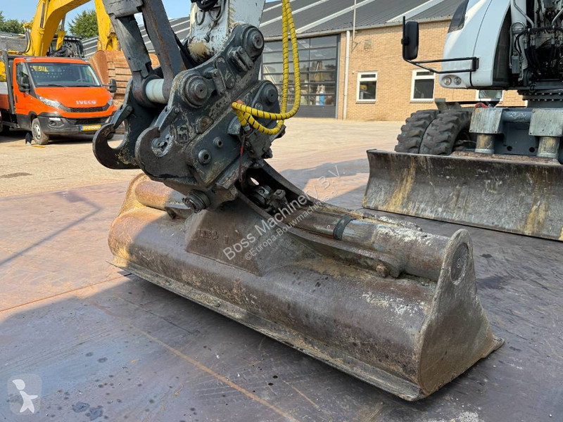 Lopatový nakládač Liebherr A918 Compact - 4...