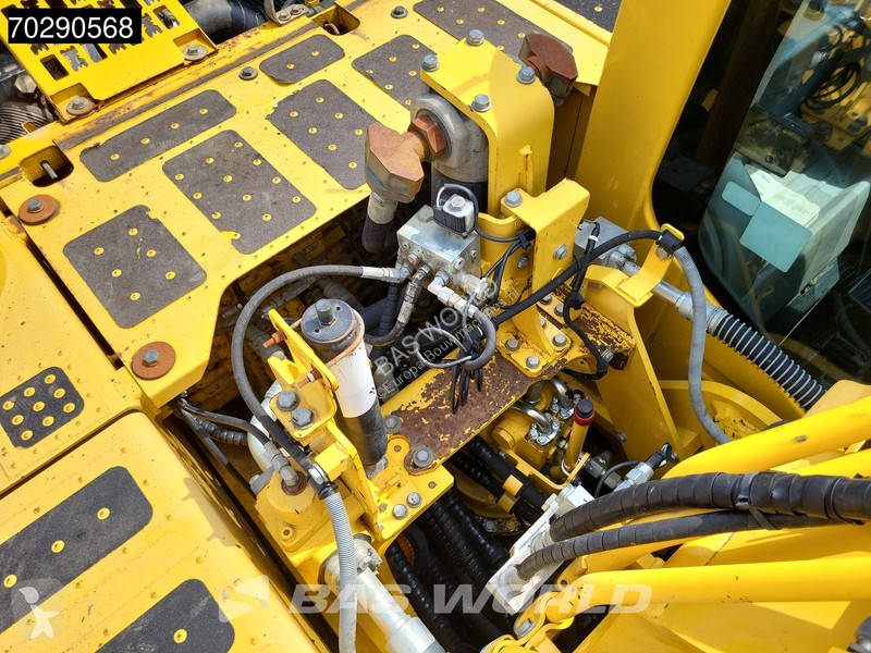 Excavator Komatsu PC240 LC-10